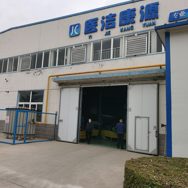 百強洗滌設備回訪山西醫(yī)潔康源公司