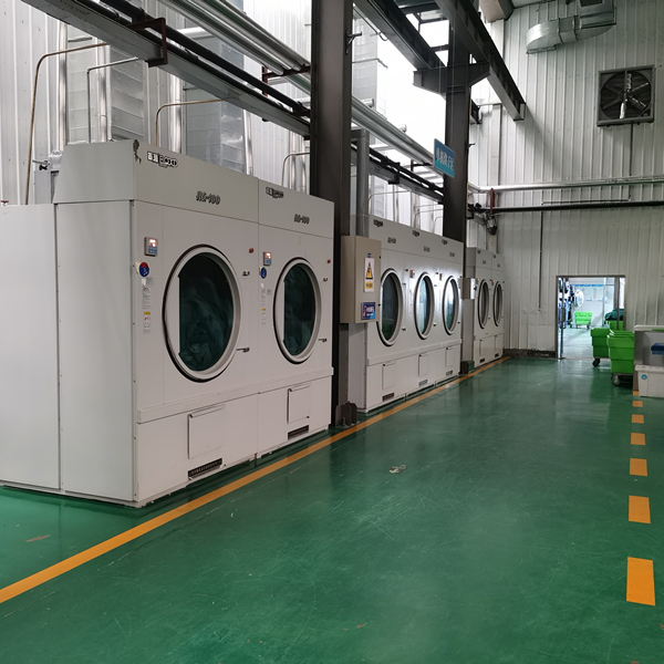 百強洗滌設備回訪山西醫(yī)潔康源公司